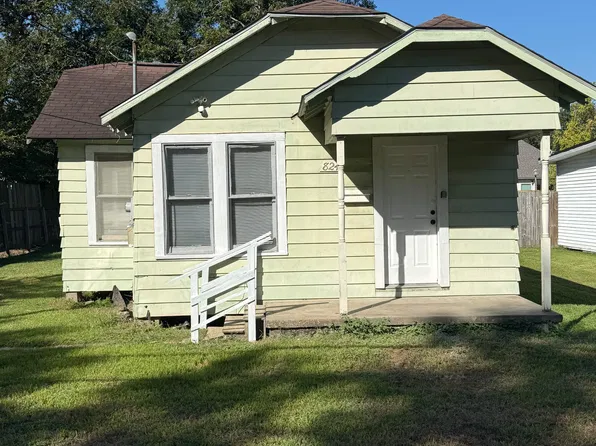 824 Llano St, Port Neches, TX 77651