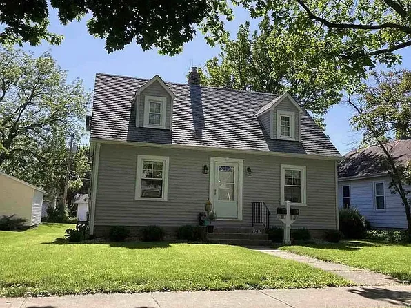 1212 S 2nd St #B, Saint Charles, IL 60174