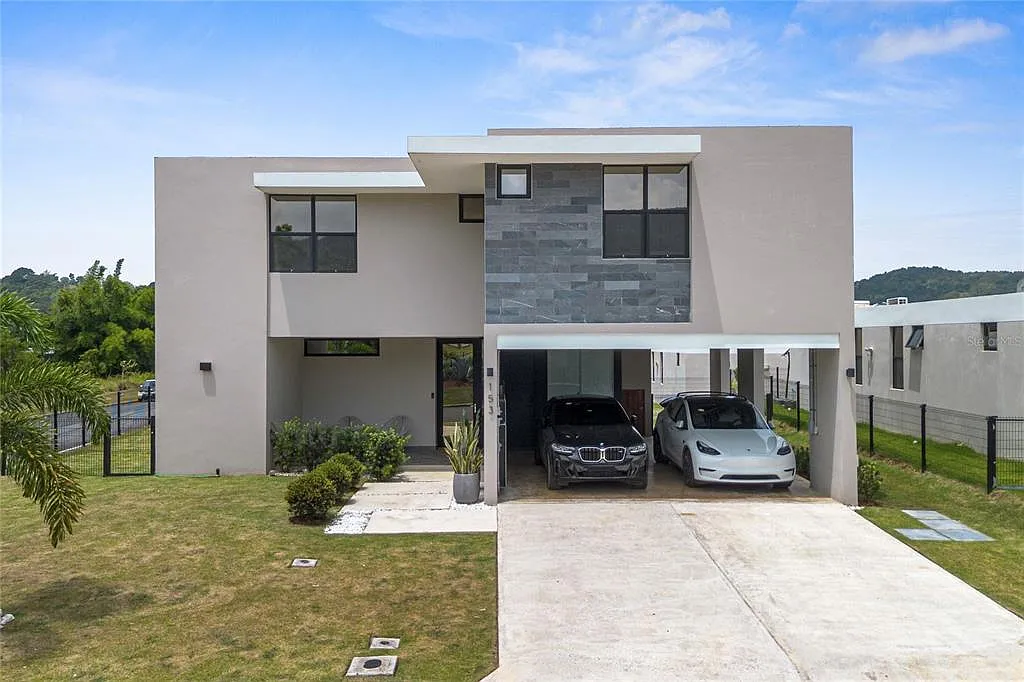 3 bed, 2.5 bath, 2615 sqft, $3,950 — Photo 1