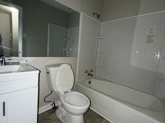 4th image of 41 Central Ln