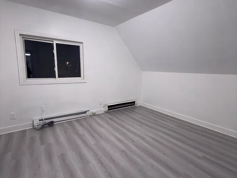 33 Greenbrier St #3 — Photo 4