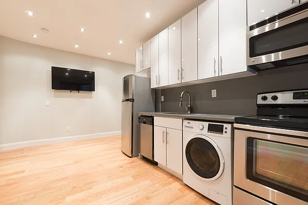 Rented by Heritage Realty LLC | media 6