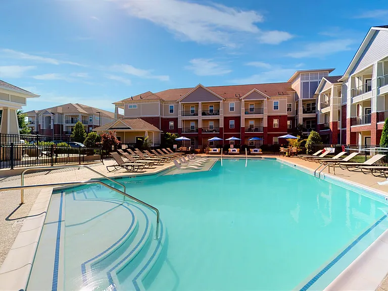 Mount Victor Olde Towne Luxury Apartments — Photo 21