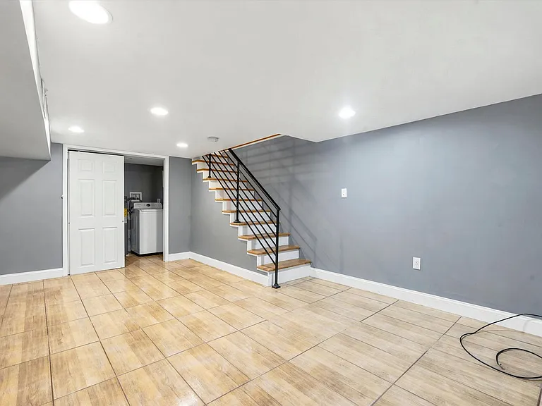 2504 Manton St — Photo 23