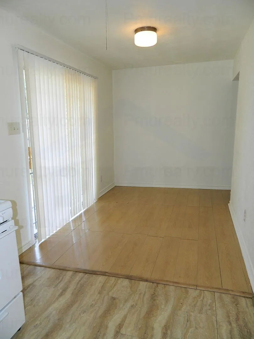 Move In Special $500 Off On The First Month's Rent! Coming Soon! Classic 4-Bed, 1.75-Bath Brick H... — Photo 4
