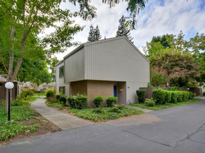 305 Dunbarton Cir, Sacramento, CA, 95825