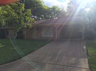 506 Deerwood Dr, Longview, TX 75604