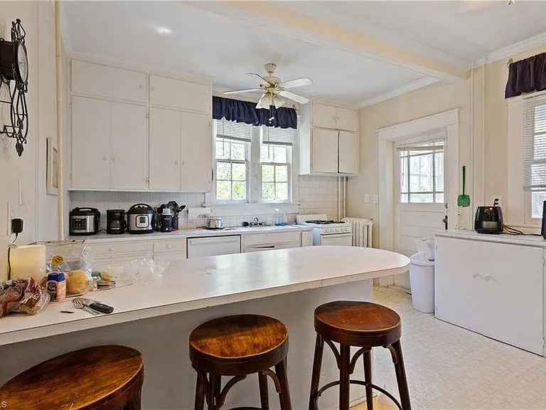 116 S Mendenhall St — Photo 14