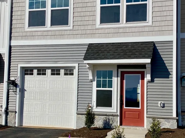 209 Sunbird Ln, Waynesboro, VA 22980