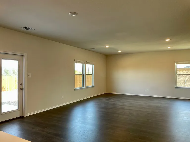 3205 Sweetwater Way — Photo 3