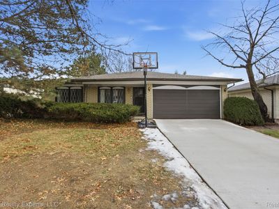 2956 Charity Dr, Sterling Heights, MI, 48310