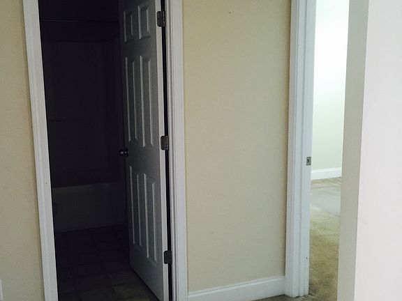 4th image of 702 Scenic Creek Dr