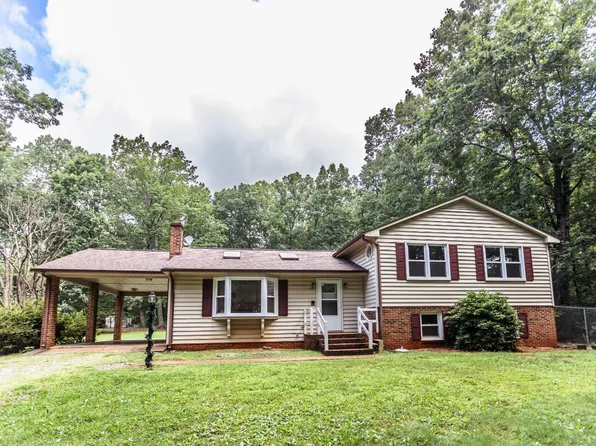 297 Woodlawn Trl, Appomattox, VA 24522