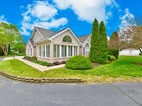 3rd image of 7334 Lake Lakota Pl