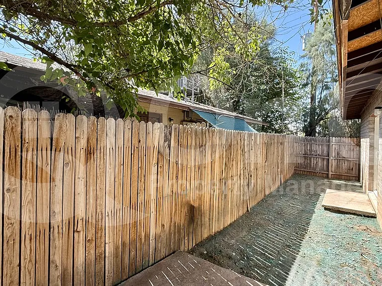 2201 W Belmont Ave #4 — Photo 17