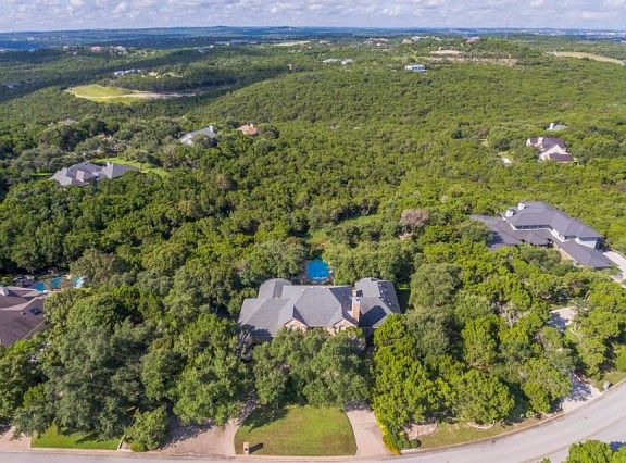 5th image of 704 Crystal Mountain Dr