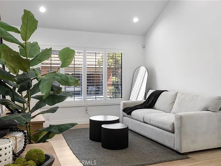 16702 Newberry Ln — Photo 4