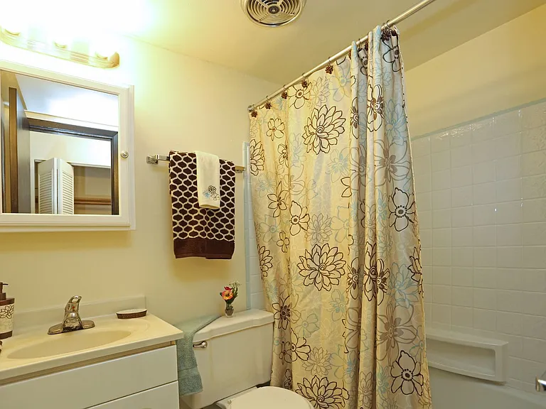 Allen House Apartments — Photo 4