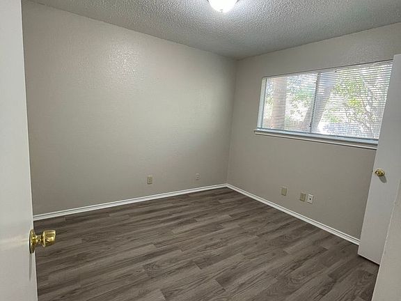 4th image of 501 Cutty Trl #2B-2BA-1046SQFT