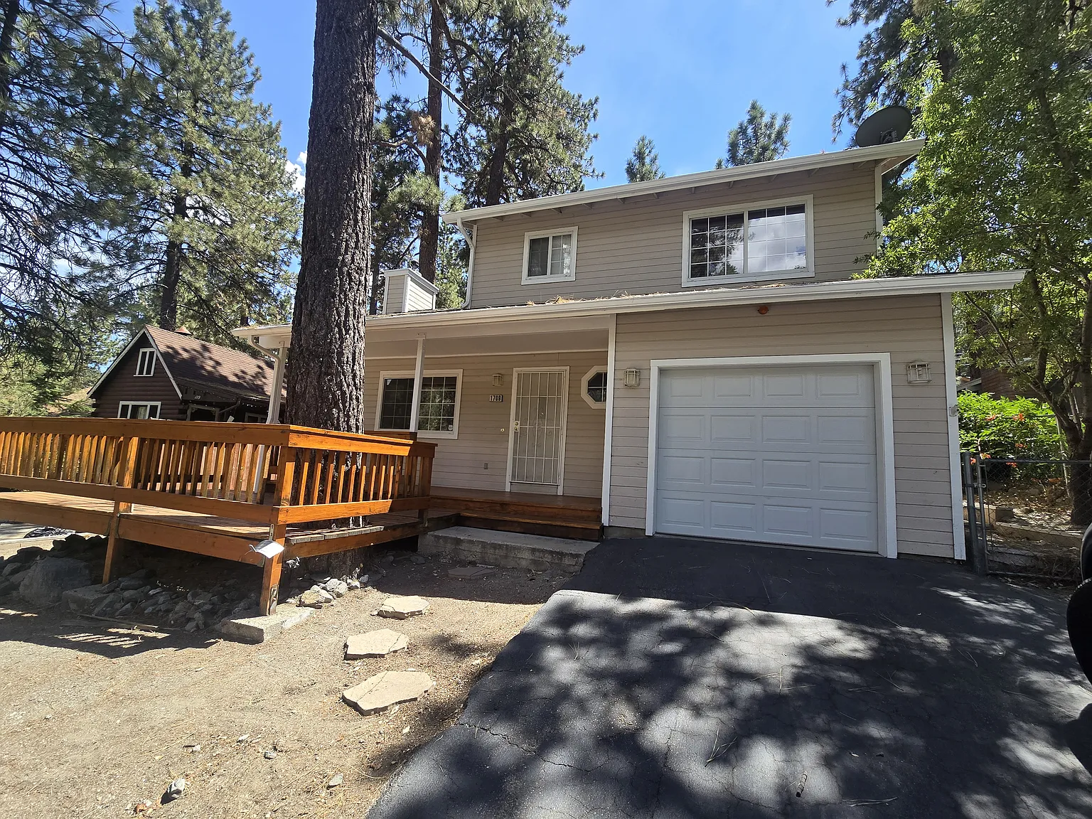 3 bed, 1328 sqft, $2,500 — Photo 1