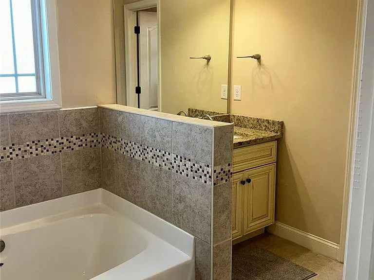 713 McWilliams Rd SE — Photo 13
