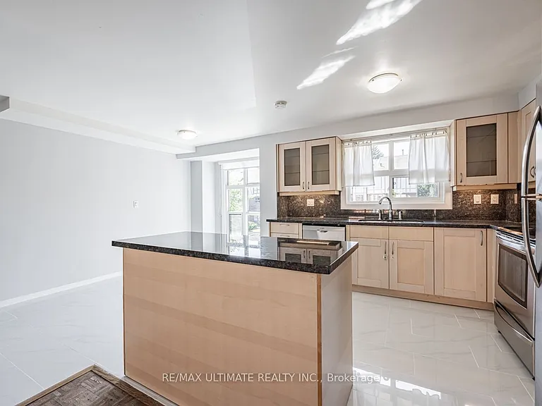 525 Balliol St #17 — Photo 12