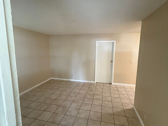 3rd image of 301 W Ocean Ave