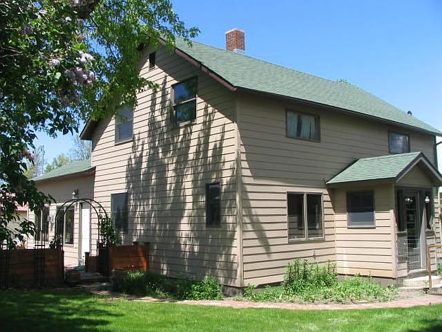 2nd image of 822 W Watson St