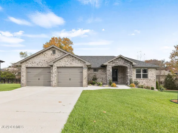 1310 Summerfield Dr, Jefferson City, MO 65109