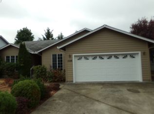 1228 E 4th Ave, Sutherlin, OR 97479