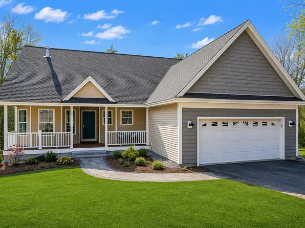 8 Sapling Lane, Sandown, NH 03873