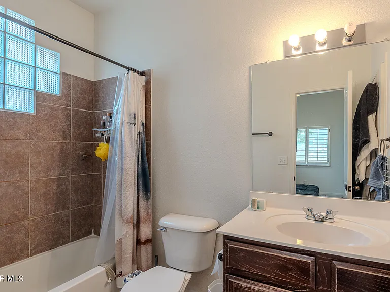 2232 Honour Point Pl — Photo 22