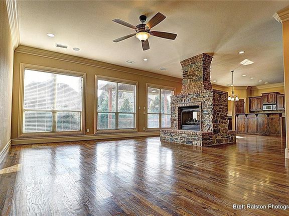 4th image of 1805 NW Autumn Ave