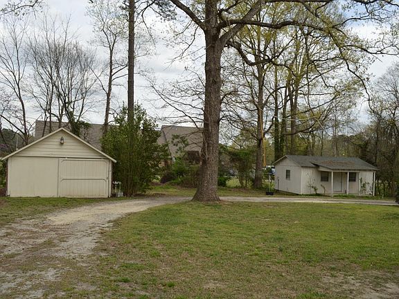 Garage and outbuilding!