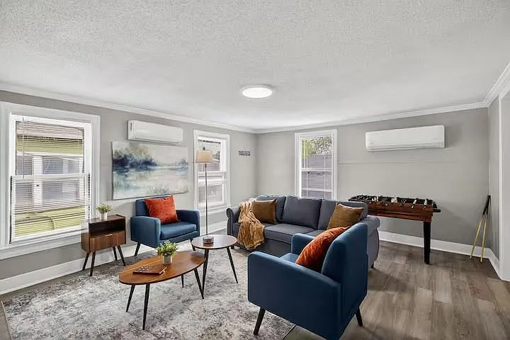 1401 Collier St — Photo 3