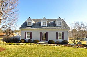 1st image of 290 Cambridge Dr