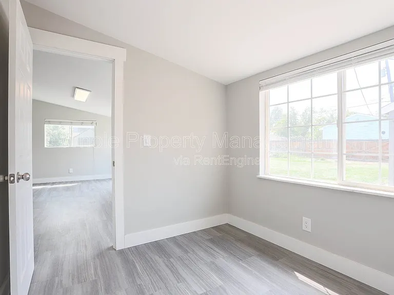 1939 Verbena St — Photo 45