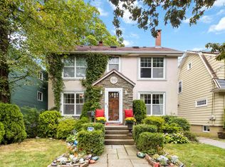 949 McLean St, Halifax, NS B3H 2V2