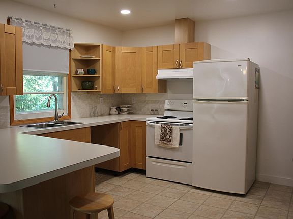 5th image of 4406 49a St