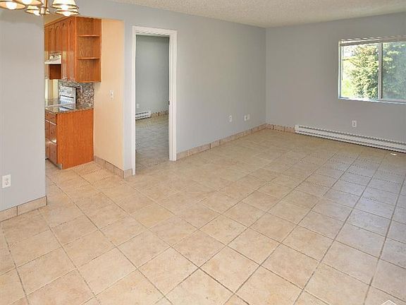 2nd image of 811 W Beaver Creek Blvd #D16