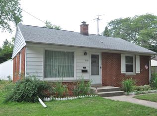 2327 W Kendall Ave, Glendale, WI 53209