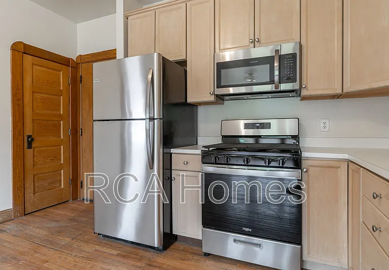 243 E 11th St #2 — Photo 5