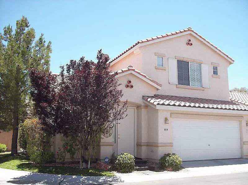 1st image of 919 Whispering Grove Ave #1