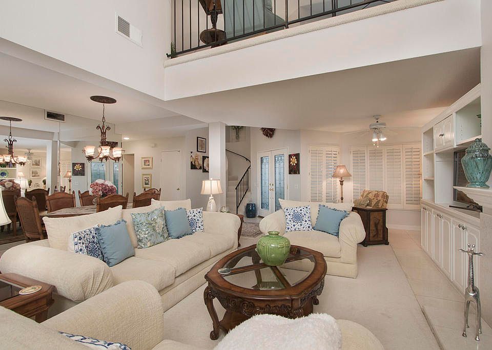 1st image of 697 Vista Lago Cir N