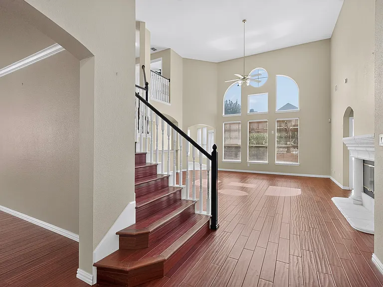 1812 Meadow Ridge Dr — Photo 7
