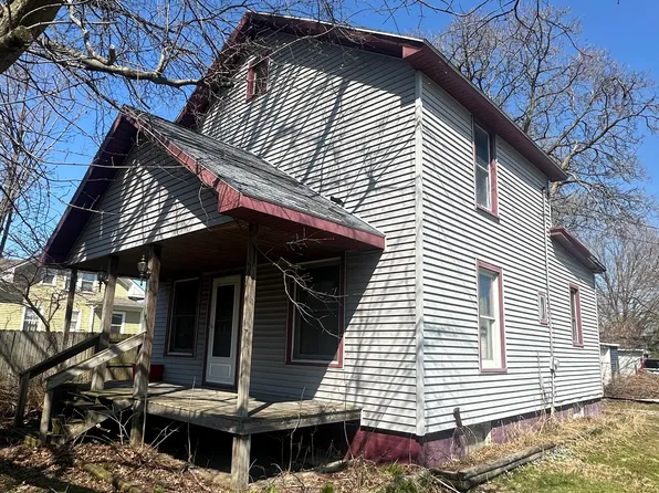 206 1/2 Ohio St, La Porte, IN 46350