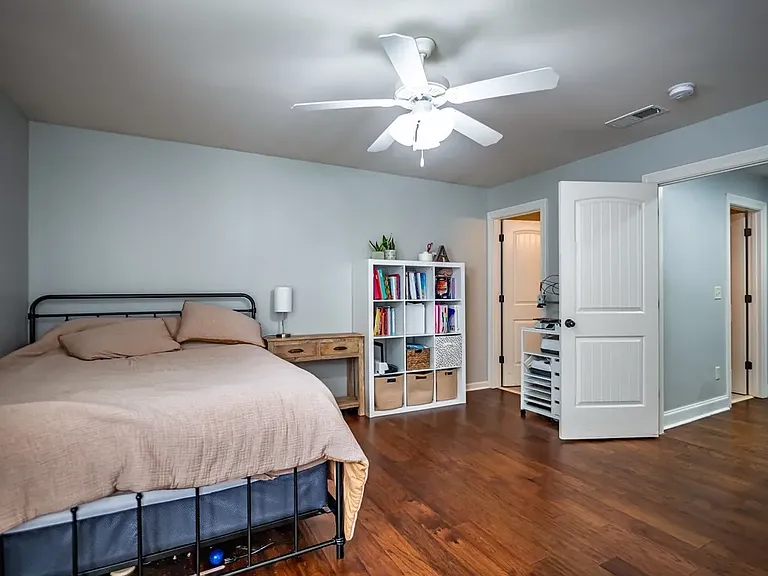 122 Westbury Cir — Photo 18