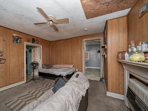3rd image of 44 Cedar Cir