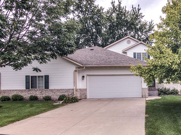 2nd image of 227 Heritage Ln