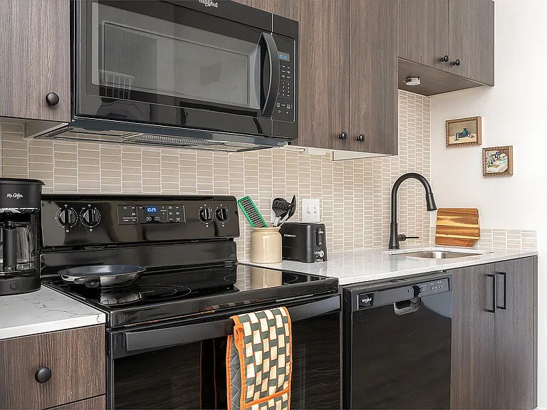 Fully Furnished One-Bedroom, One-Bathroom Floor Plan